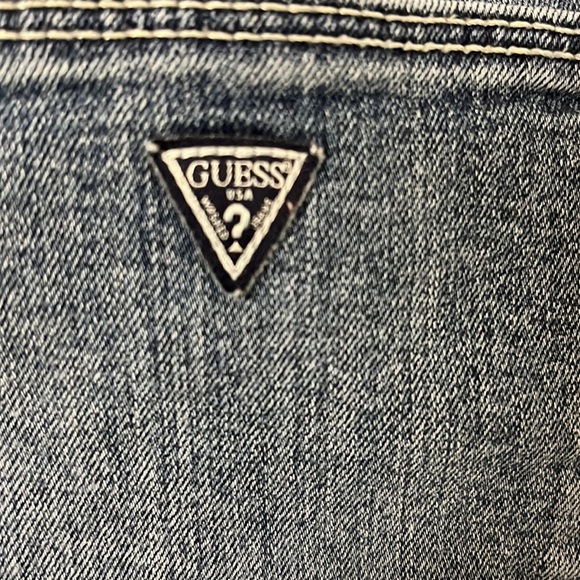 Guess Curvy Skinny Jeans - Picture 3 of 9